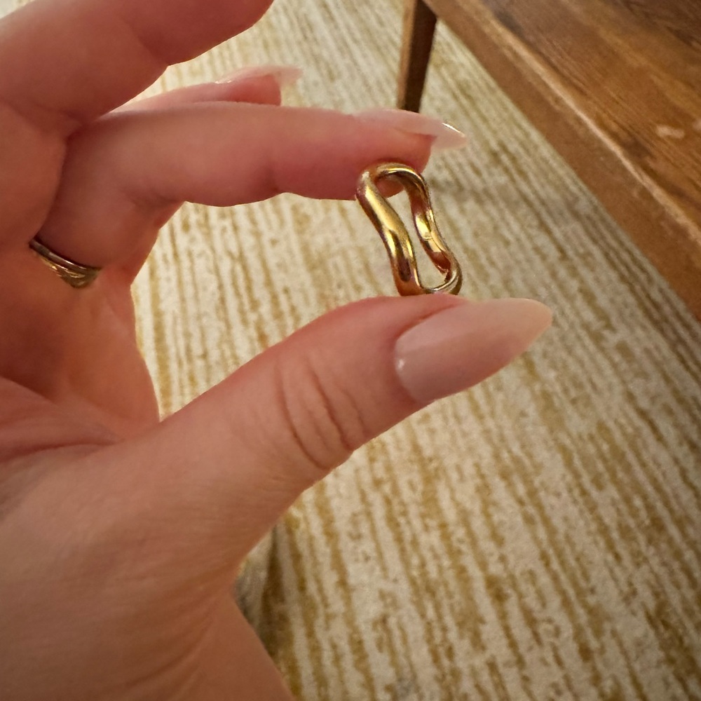Gold Wave Ring - Picture 2 of 3